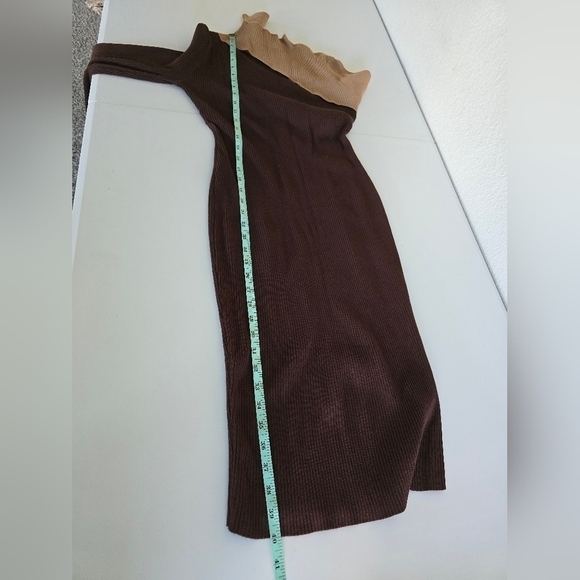 Almost Famous Women Knit Turtle Neck  Sweater Dress Open Chest Sz L Cozy Casual - Picture 6 of 9